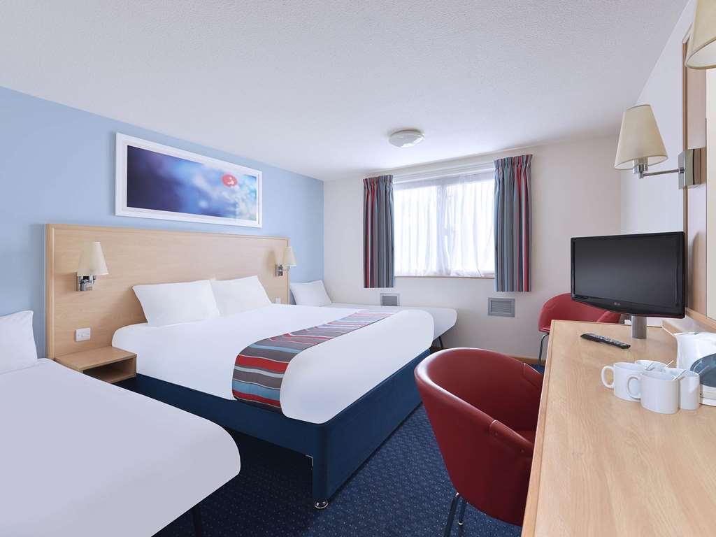 Travelodge Leeds Colton Garforth Zimmer foto