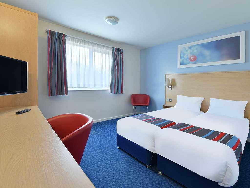 Travelodge Leeds Colton Garforth Zimmer foto